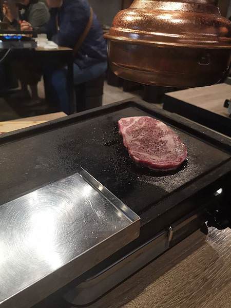 首爾花漾豬韓國烤肉桌邊服務