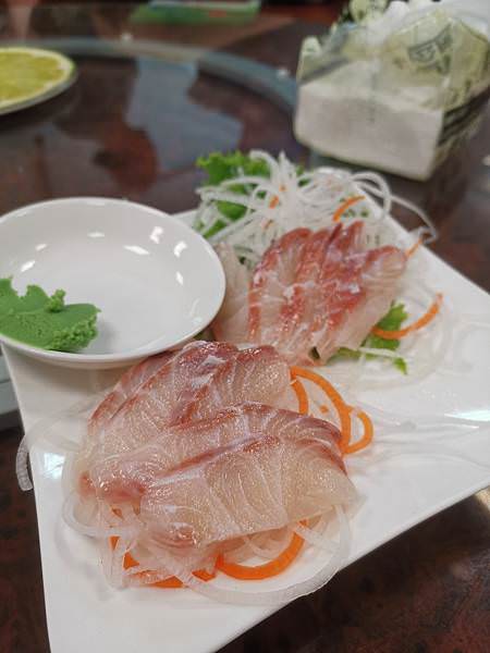 澎湖平價海鮮餐廳：華珍活海鮮 生魚片