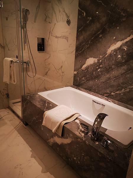 新北板橋凱撒大飯店泡澡浴缸