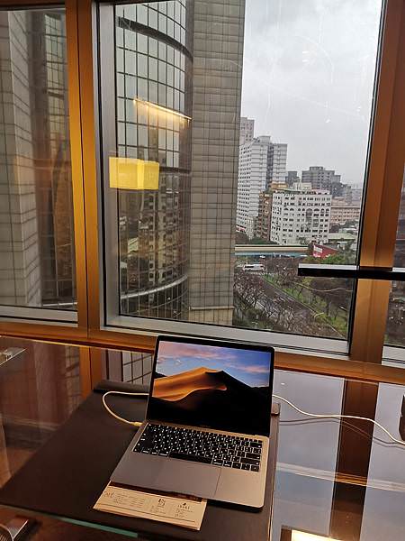 香格里拉台北遠東超豪華客房風景