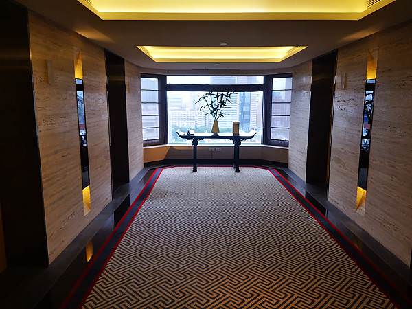 台北君悅飯店電梯