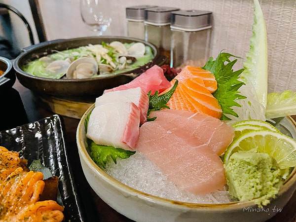 永和美食醉衍居居酒屋綜合生魚片