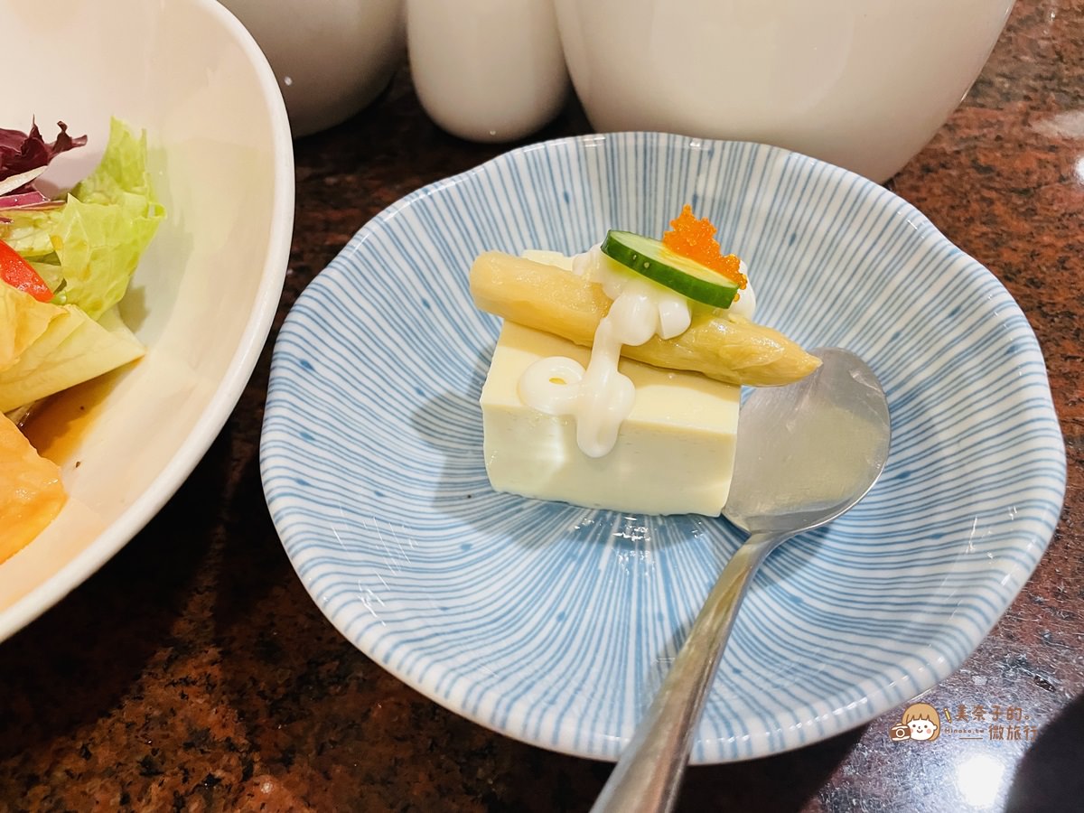 【欣葉火鍋】台北40年老店呷哺呷哺,居然可以吃到澎湖直送海鮮! - 第7張圖 台北涮涮鍋欣葉呷哺呷哺蘆筍蛋豆腐