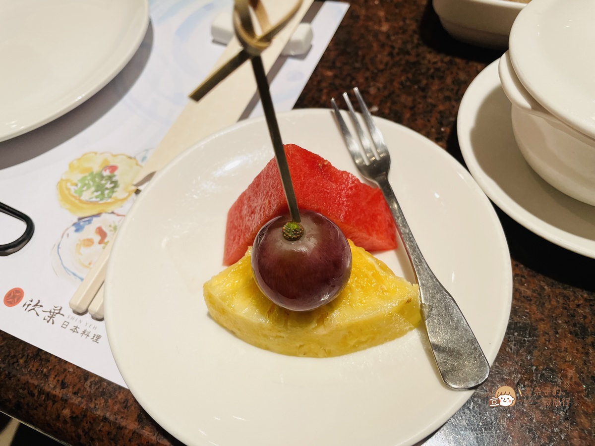【欣葉火鍋】台北40年老店呷哺呷哺,居然可以吃到澎湖直送海鮮! - 第13張圖 欣葉呷哺呷哺涮涮鍋水果