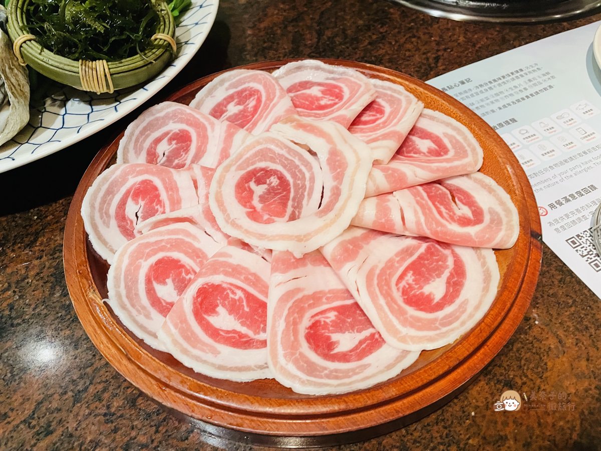【欣葉火鍋】台北40年老店呷哺呷哺,居然可以吃到澎湖直送海鮮! - 第9張圖 台北涮涮鍋欣葉呷哺呷哺肉盤