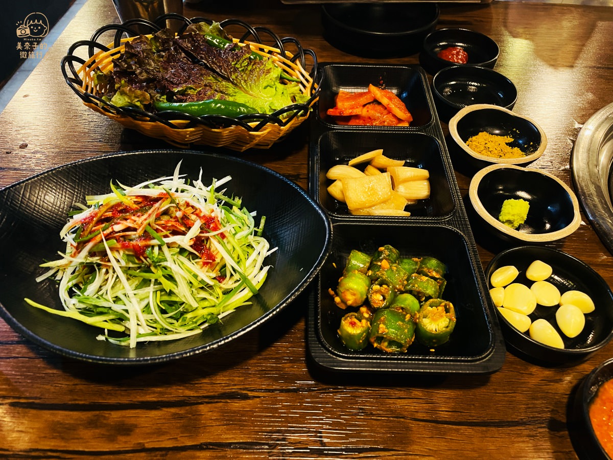韓國美食首爾肉典食堂韓國烤肉小菜