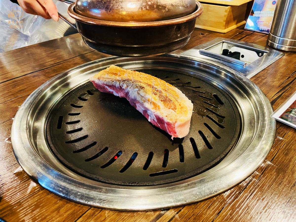 韓國美食首爾肉典食堂韓國烤肉烤豬肉