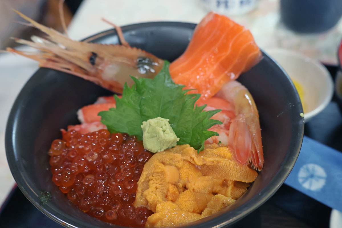 北海道美食札幌二条市場第一海鮮丸二色丼