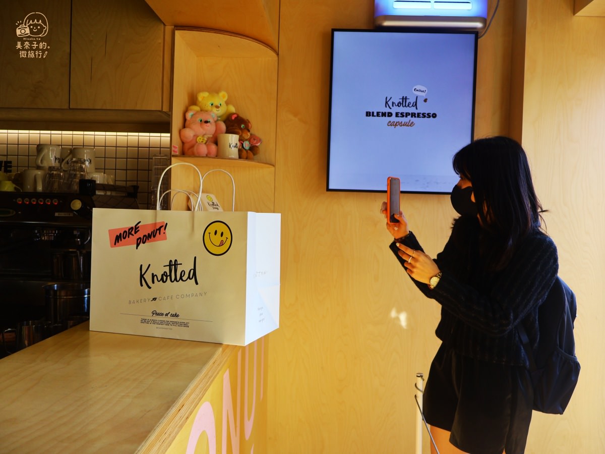 韓國美食|「Knotted」甜甜圈安國店超可愛logo