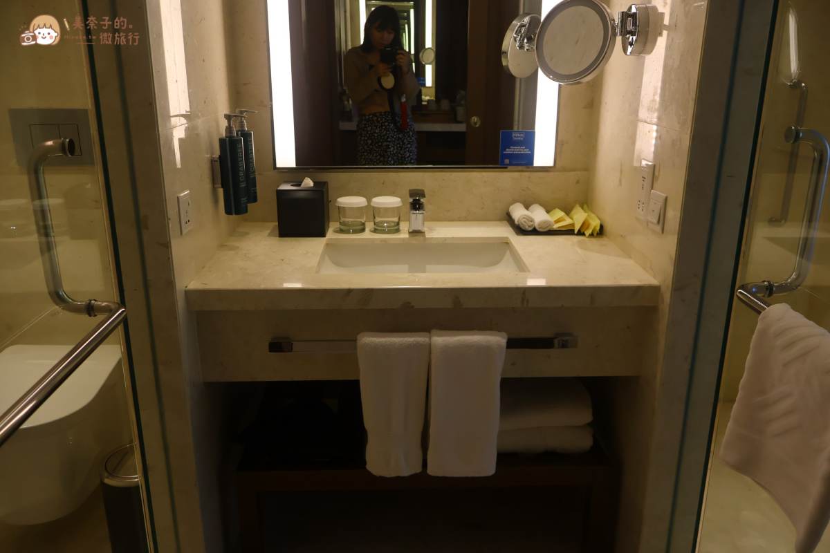 沙巴住宿|亞庇希爾頓飯店雙人房衛浴設備