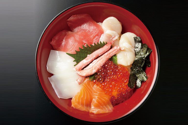 日本黑門市場美食#2 黑門三平生魚片