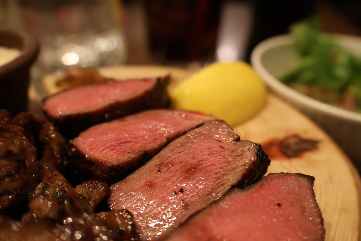 東京美食｜新宿牛舌の檸檬：厚切牛舌＋A5和牛