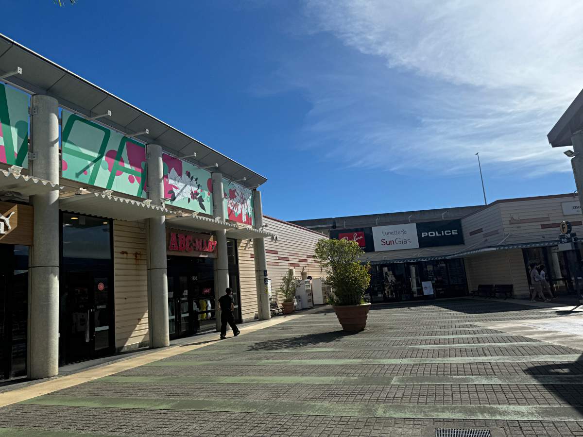 沖繩 Outlet Ashibinaa 購物中心：推薦品牌GAP