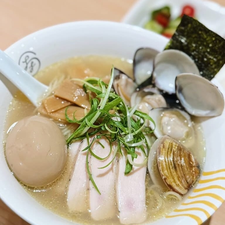 【新竹東門市場美食】2026 推薦必吃整理,在地人也愛10間! - 第2張圖 2026新竹東門市場美食|大角拉麵