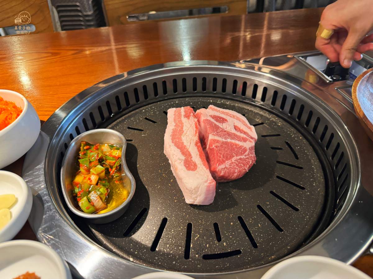 釜山美食｜西面站烤肉83獬豸：五花肉推薦