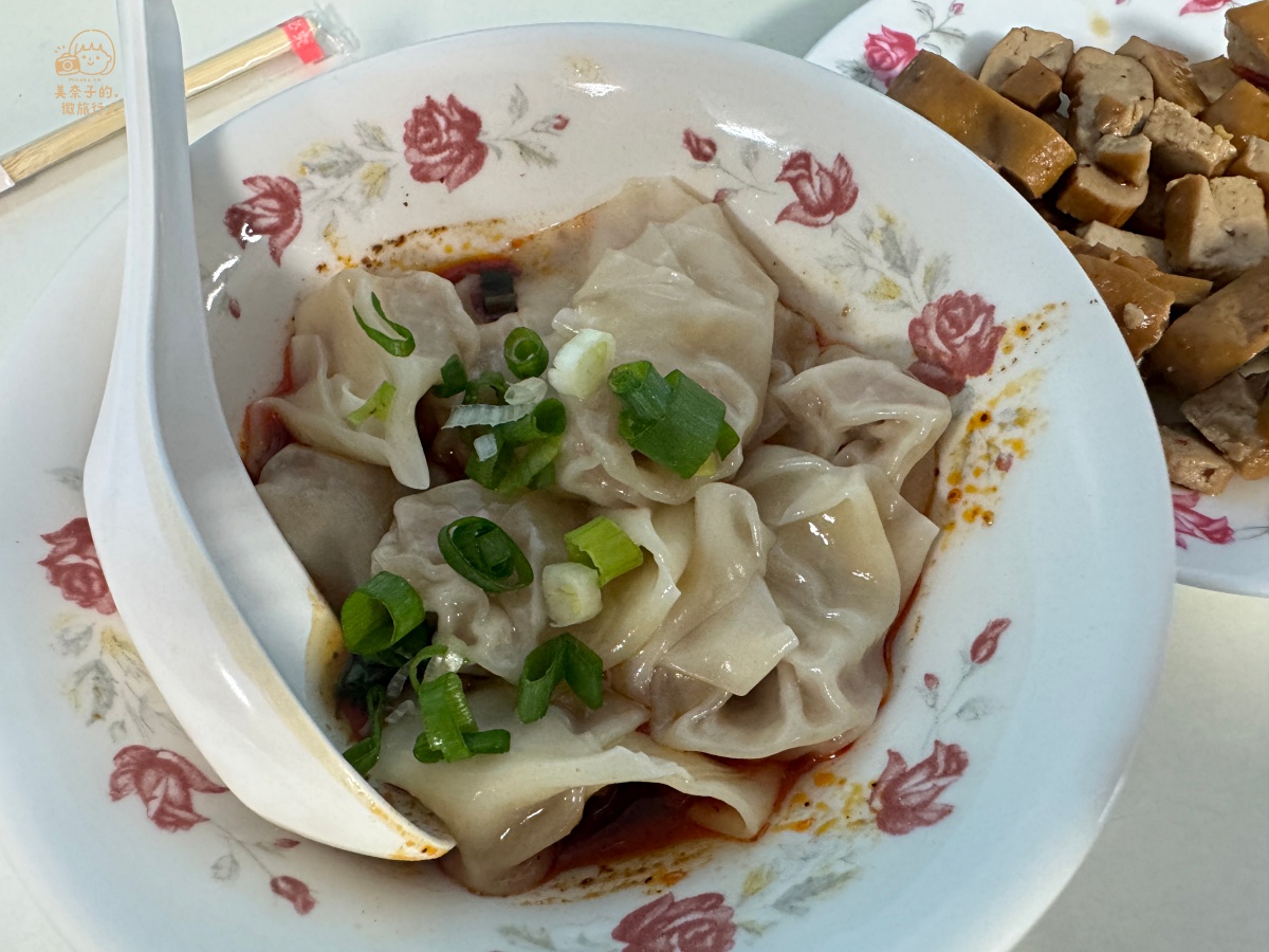 【頂好名店城美食】一開門就排隊,台北東區龍門美景紅油炒手:銷魂椒麻香 - 第4張圖 台北頂好名店城美食|東區龍門美景紅油炒手 難忘椒麻味