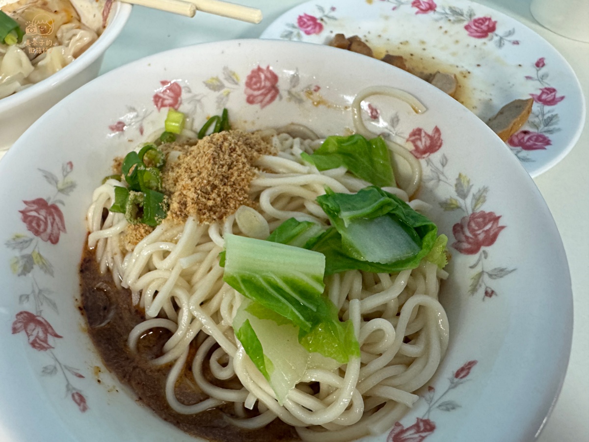 【頂好名店城美食】一開門就排隊,台北東區龍門美景紅油炒手:銷魂椒麻香 - 第8張圖 台北東區美食龍門美景紅油炒手擔擔乾麵