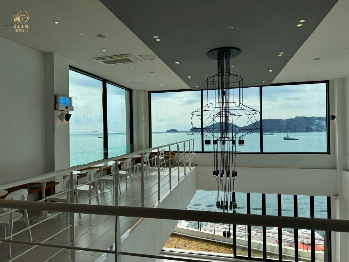 白淺灘文化村AETHER咖啡廳落地窗看海景影島Cafew推薦