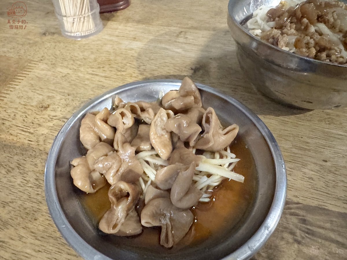 【晴光意麵】台北市中山區美食:雙城街晴光商圈40年的老字號麵店 - 第8張圖 雙城街夜市|晴光商圈晴光意麵小菜滷大腸