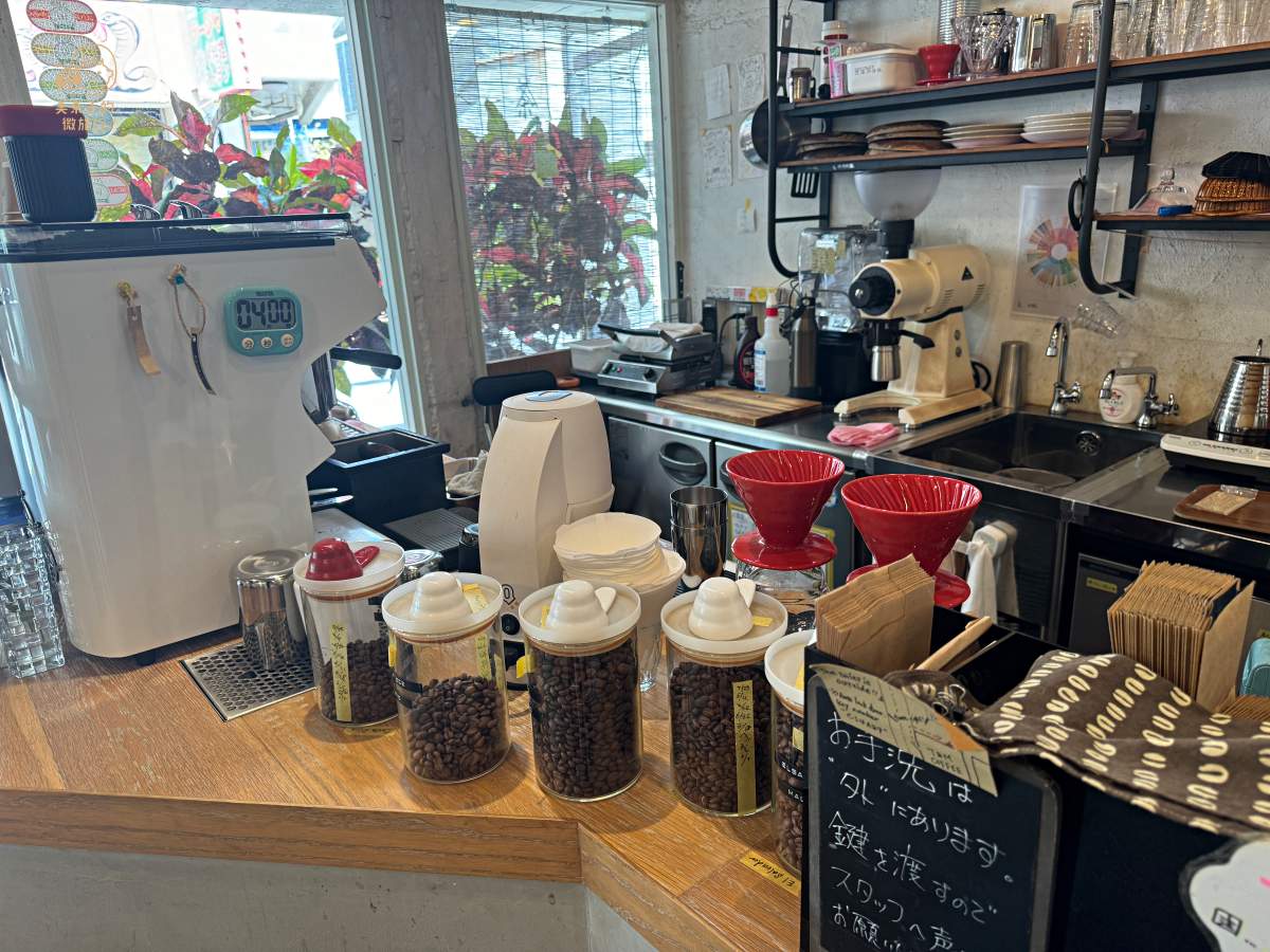 沖繩美食｜T&M Coffee咖啡廳：店內環境