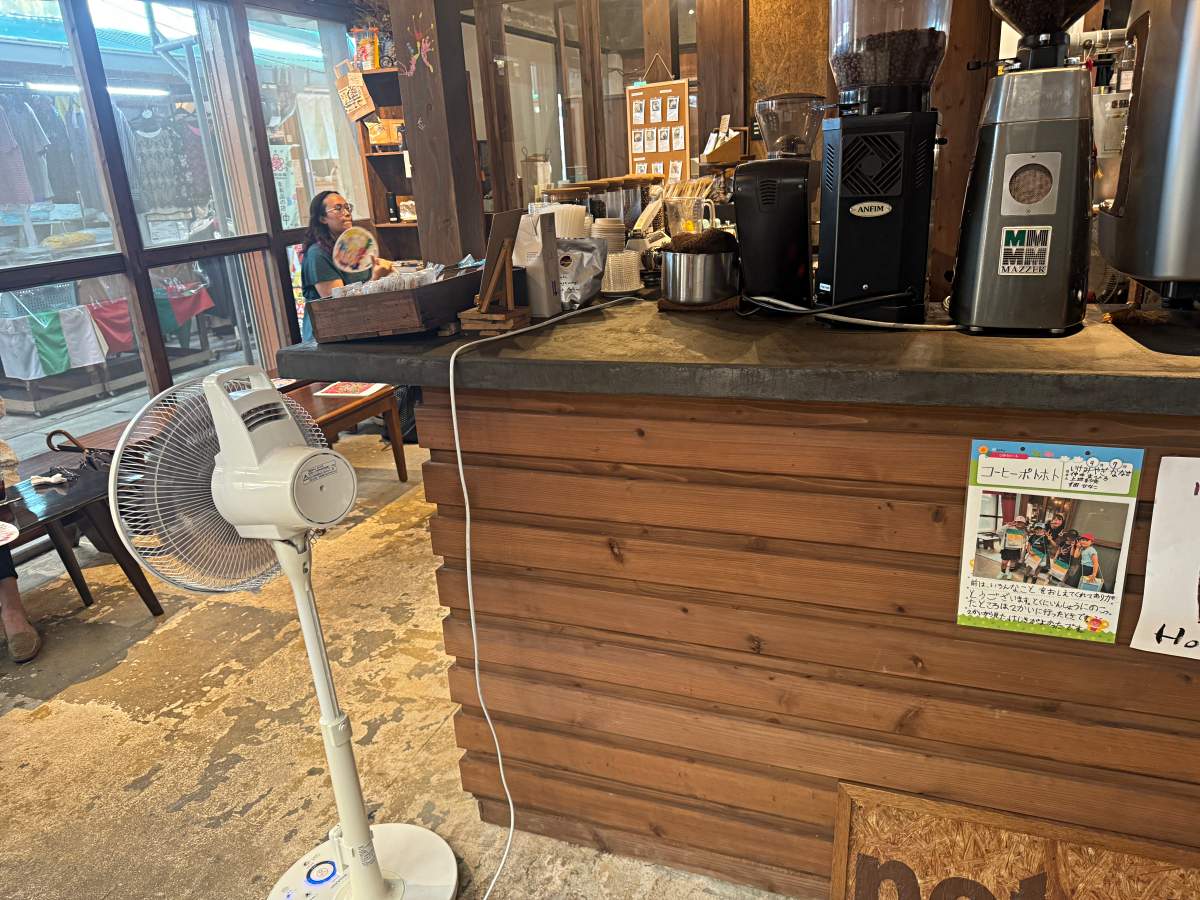 沖繩咖啡廳｜那霸美食COFFEE potohoto 店內環境