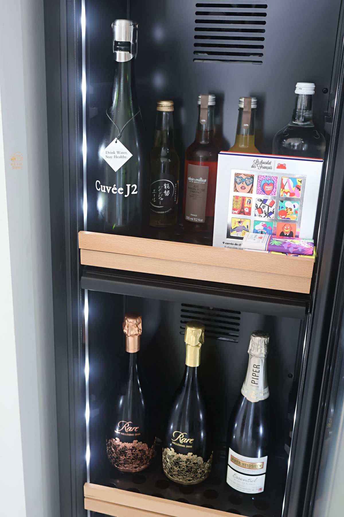 大阪Cuvée J2 Hôtel Osaka香檳客房香檳櫃