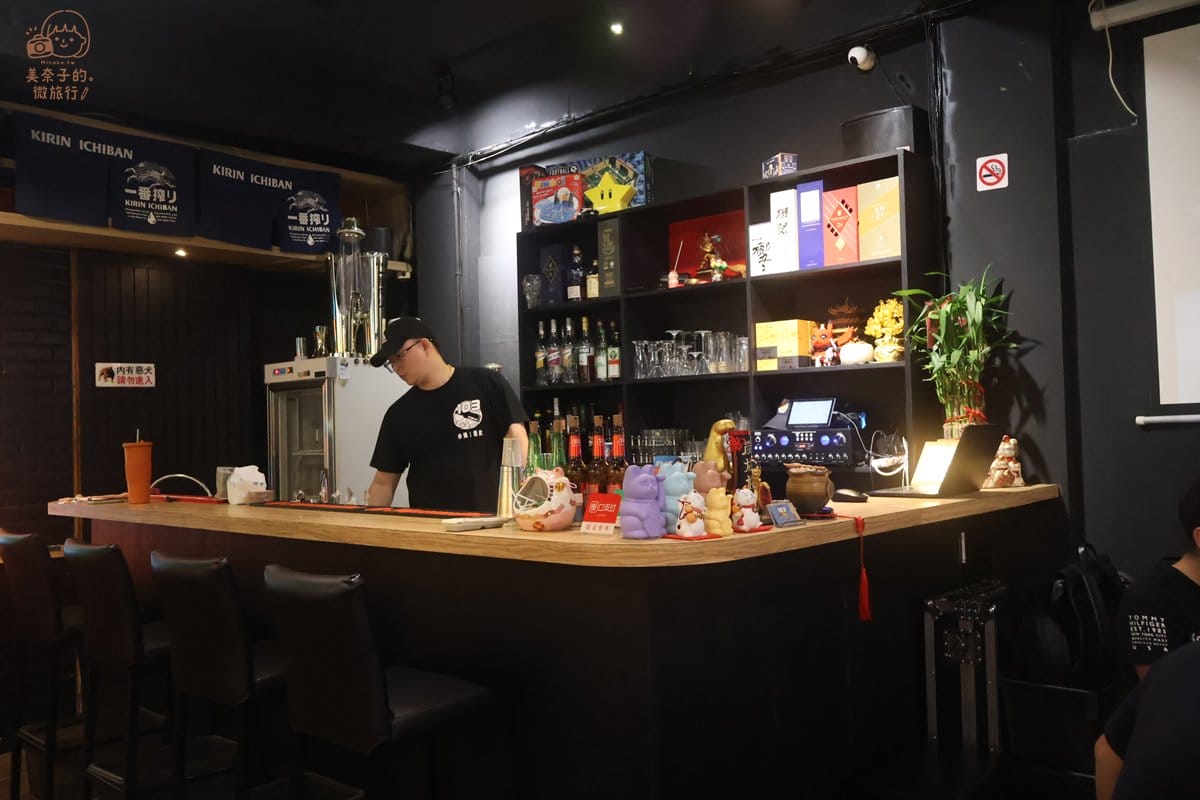 中山區美食｜103串燒、酒飲 店內環境吧台