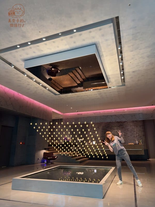 【2025高雄住宿】晶英國際行館Silks Club開箱:宛如藝術品精品酒店 - 第5張圖 高雄晶英國際行館Silks Club|一樓大廳藝術品