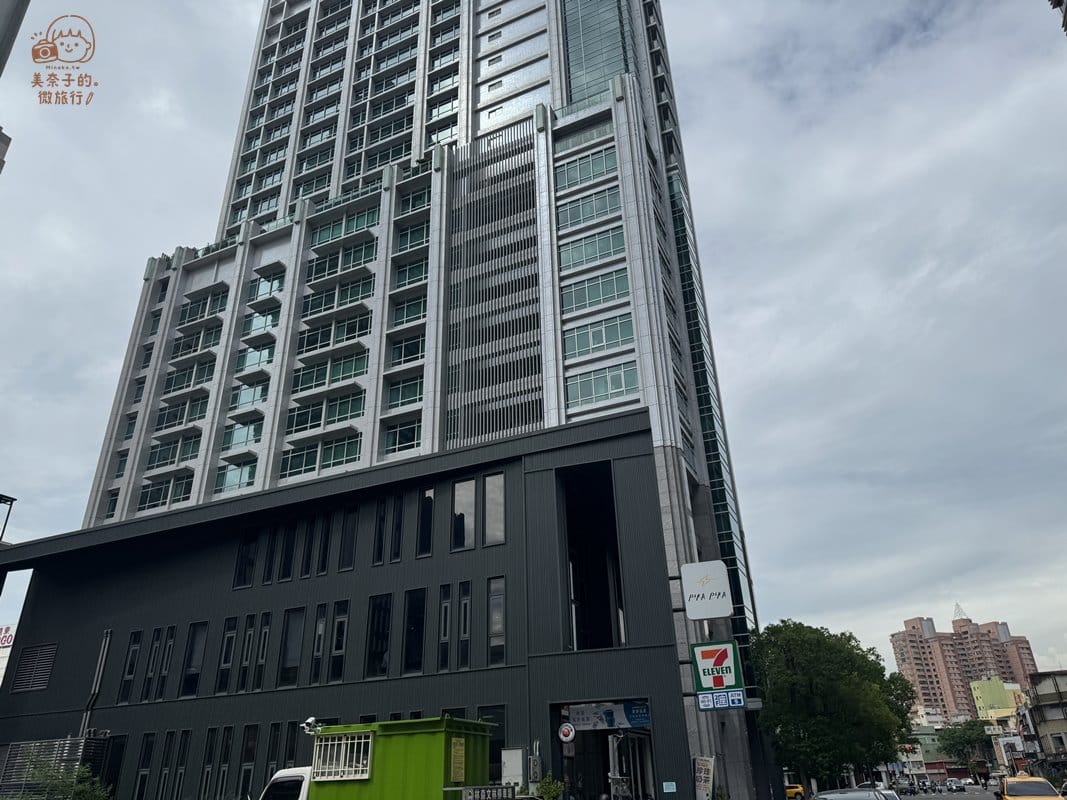 【2025高雄住宿】晶英國際行館Silks Club開箱:宛如藝術品精品酒店 - 第2張圖 高雄晶英國際行館Silks Club|地理位置與交通方式