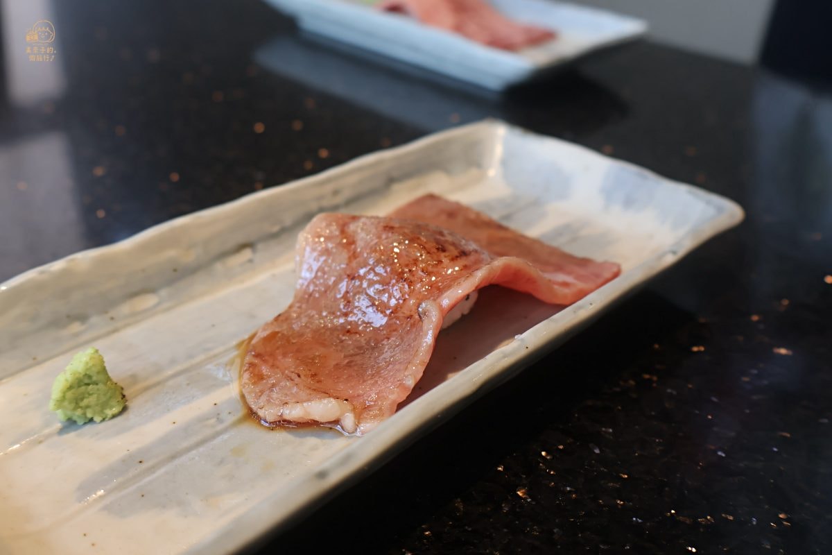 燒肉本部牧場沖繩美食炙燒和牛壽司