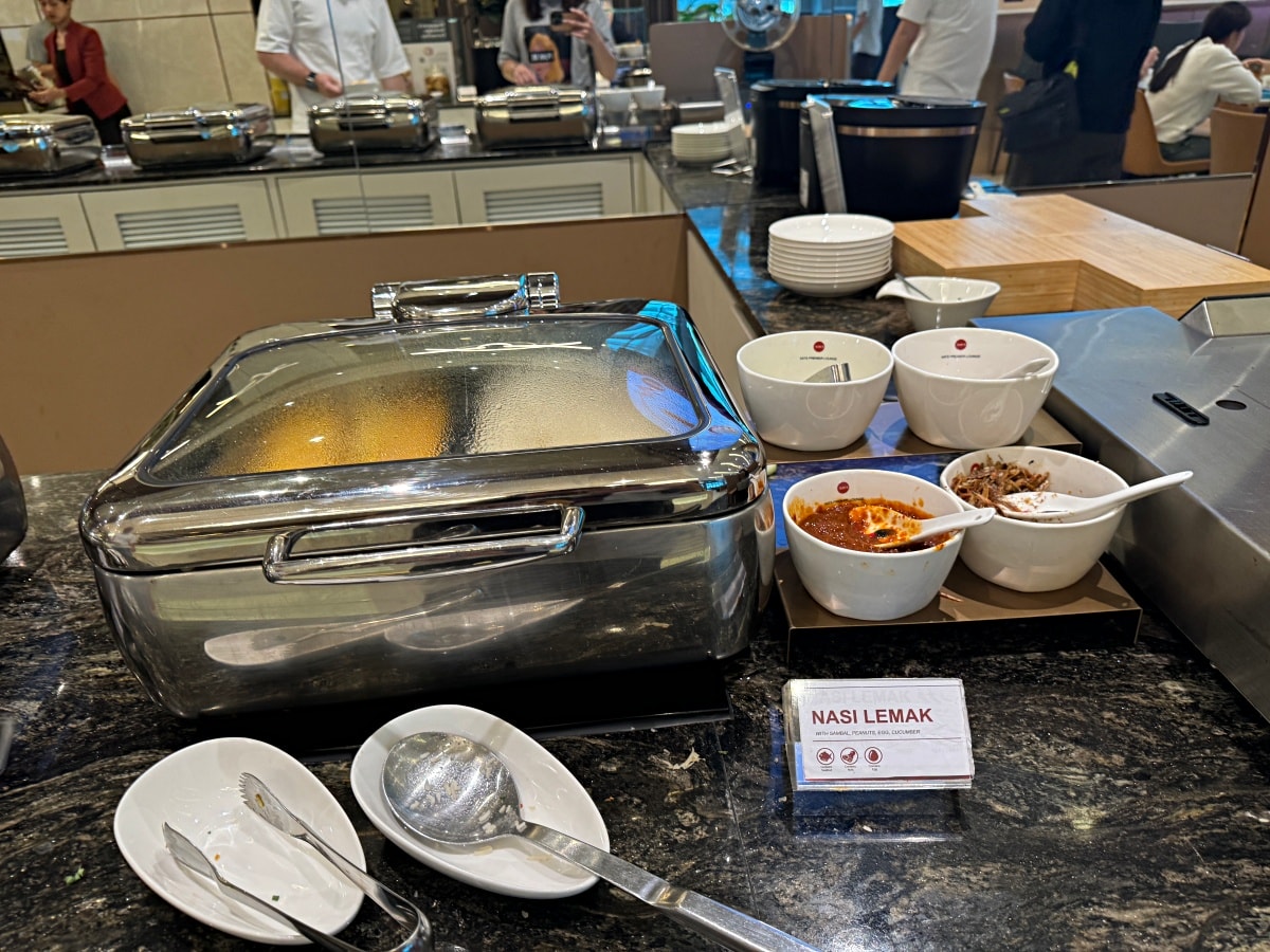 JCB貴賓室｜新加坡樟宜機場SATS Premier Lounge早餐
