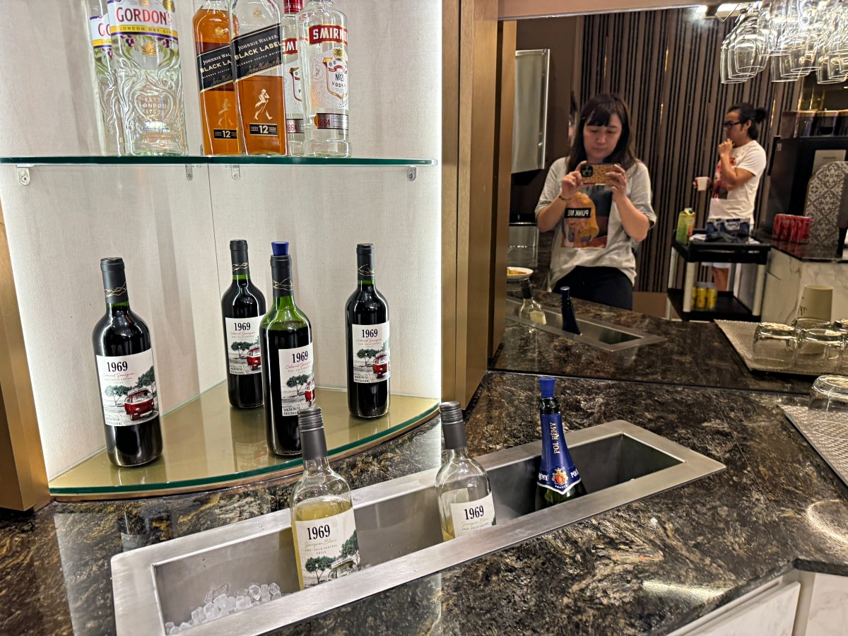 JCB貴賓室｜新加坡樟宜機場SATS Premier Lounge餐點酒類