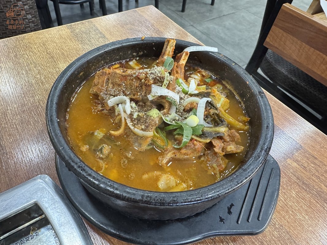 首爾 明洞元堂馬鈴薯排骨湯