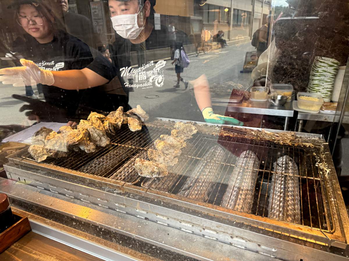 宮島美食：烤牡蠣