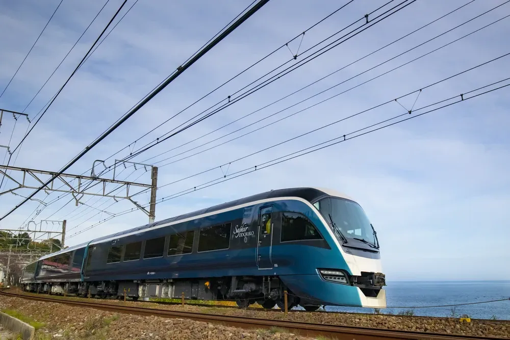 【2026東京到箱根】日本近郊賞楓、泡湯交通怎麼去最快?優惠車票攻略 - 第5張圖 東京前往箱根交通方式:搭JR踊子號列車