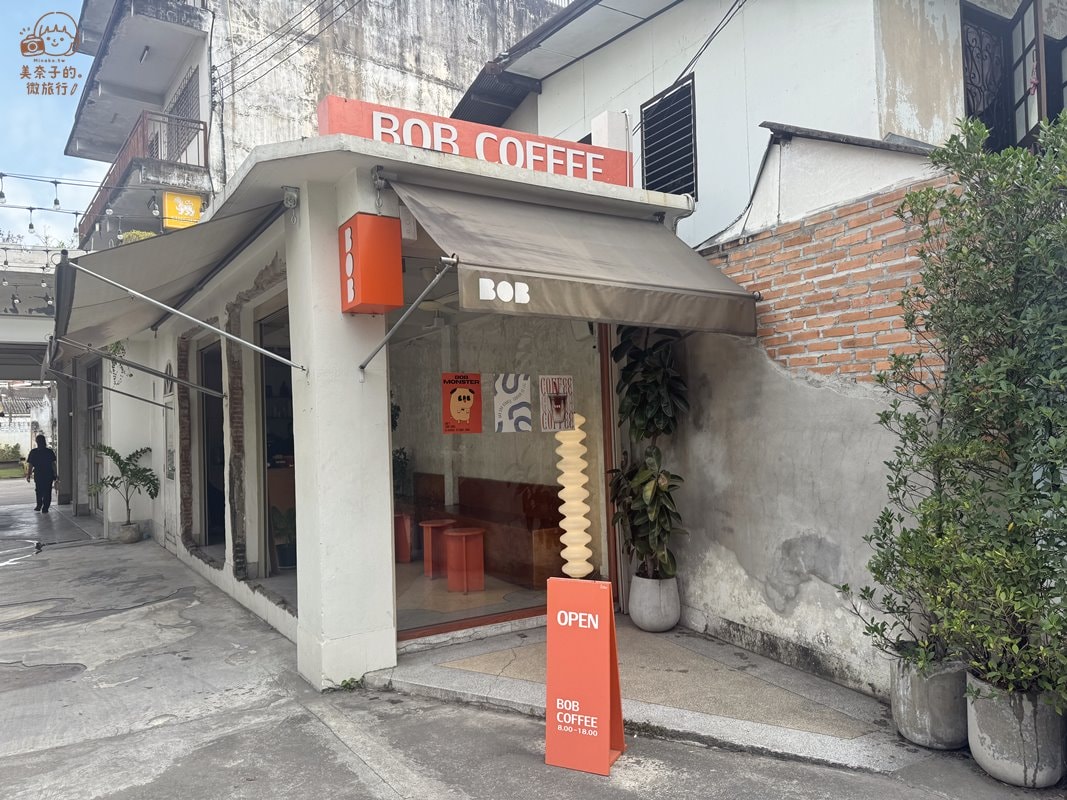 清邁美食| BOB COFFEE鮑伯咖啡門口