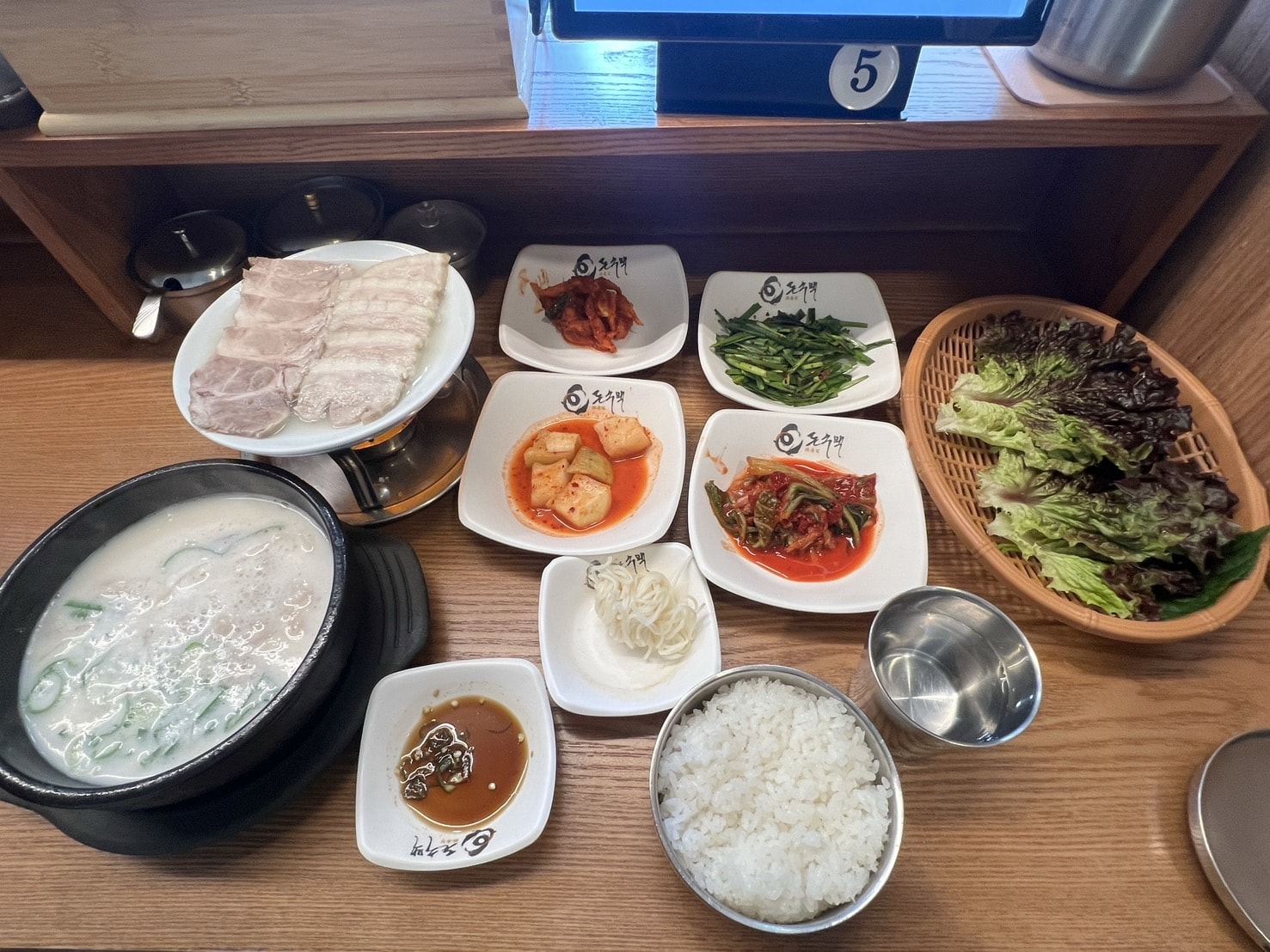 弘大必吃美食豚壽百 24小時營業