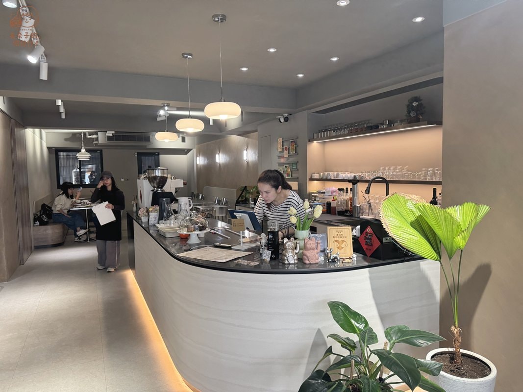 台北行天宮咖啡廳 MUY 莯以咖啡｜店內環境