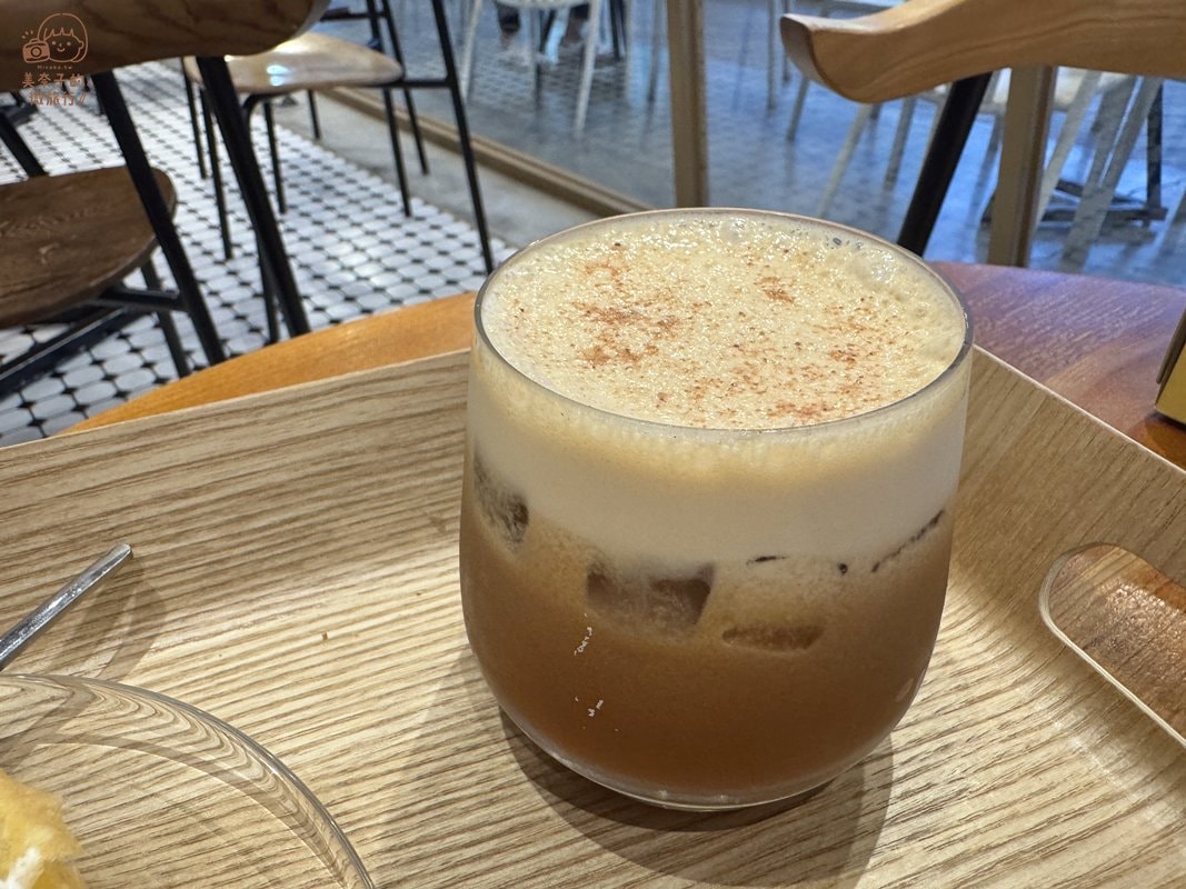 高雄美食｜咖啡覺醒中山店芭樂美式