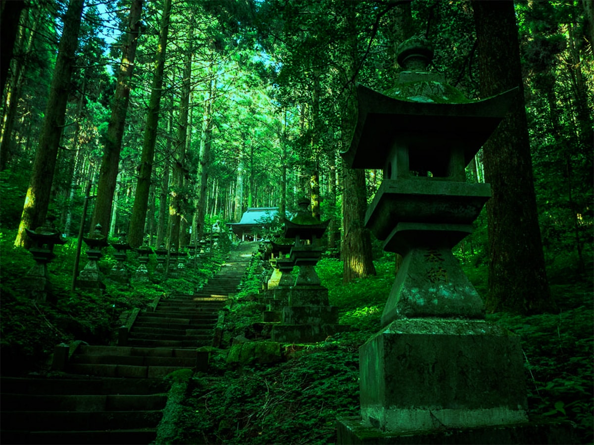 上色見熊野座神社：石燈籠參道