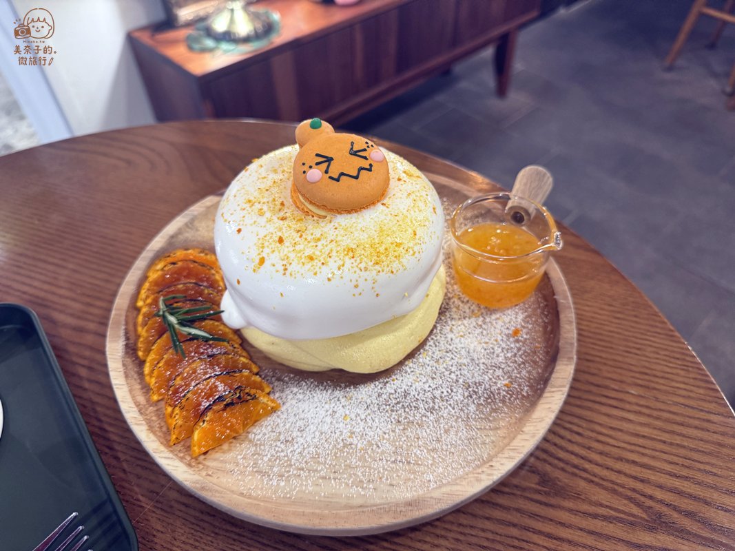 弘大美食｜首爾必吃TRIBE Cafe ：推薦漢拿山橘子舒芙蕾口味