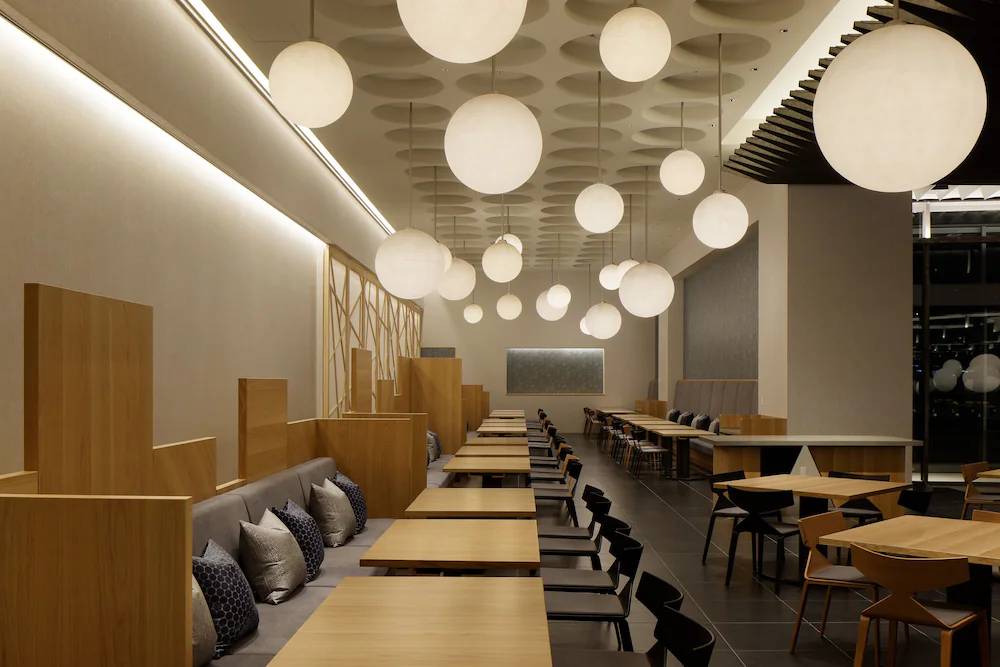 OMO CAFE & BAR｜白天是咖啡廳，晚上變酒吧！