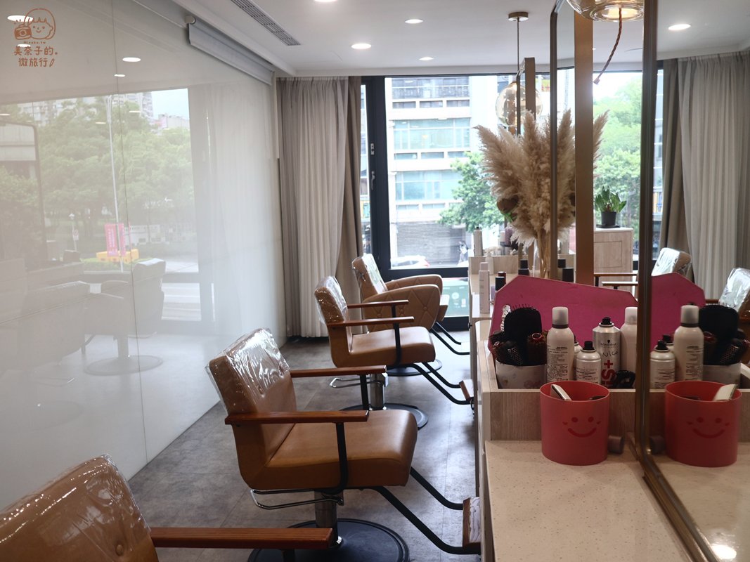 台北染髮推薦｜中山區Sparkling HAIR SALON 明亮座位