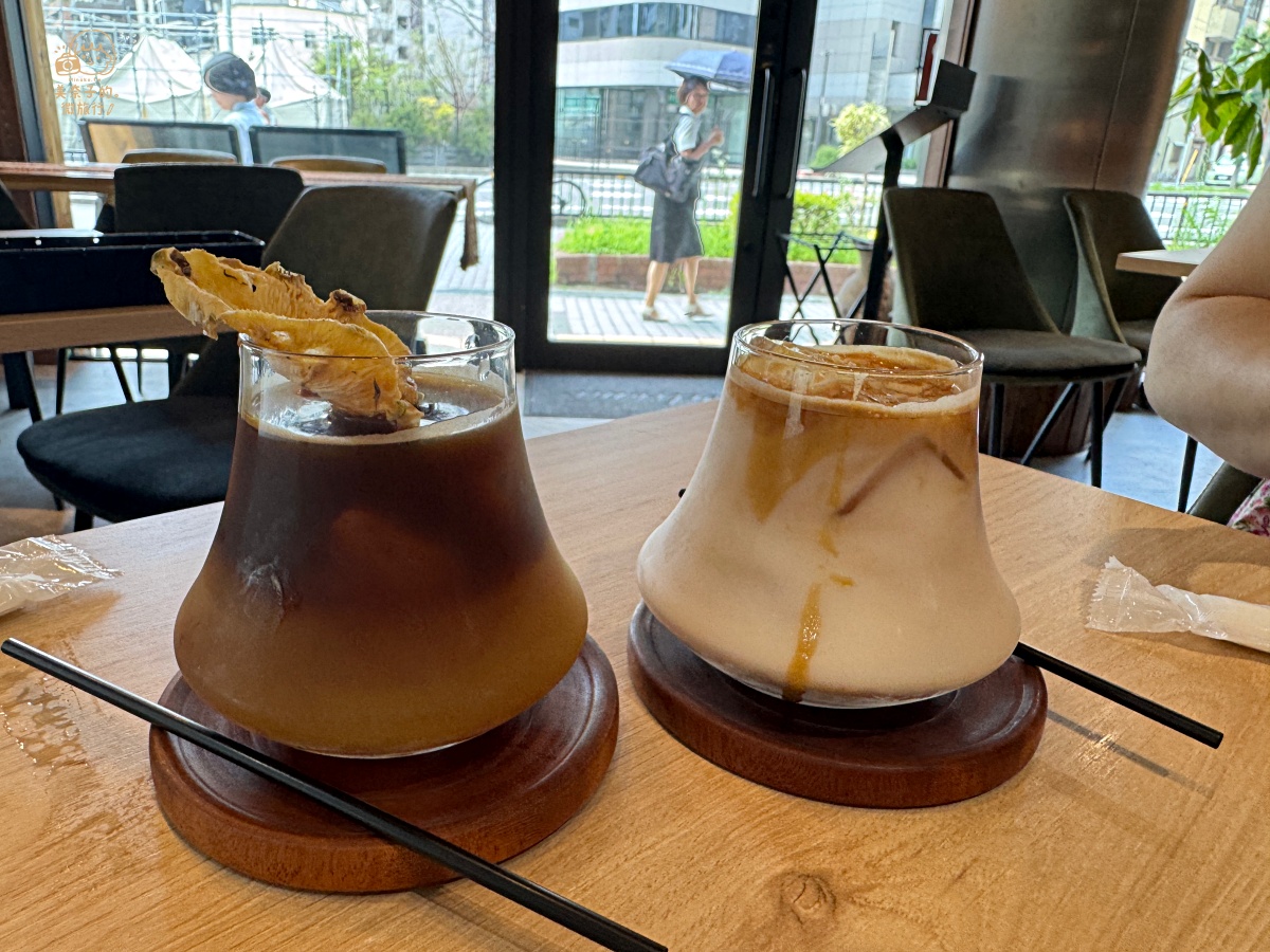 大阪美食｜Heumoot Cafe 咖啡廳推薦鳳梨美式
