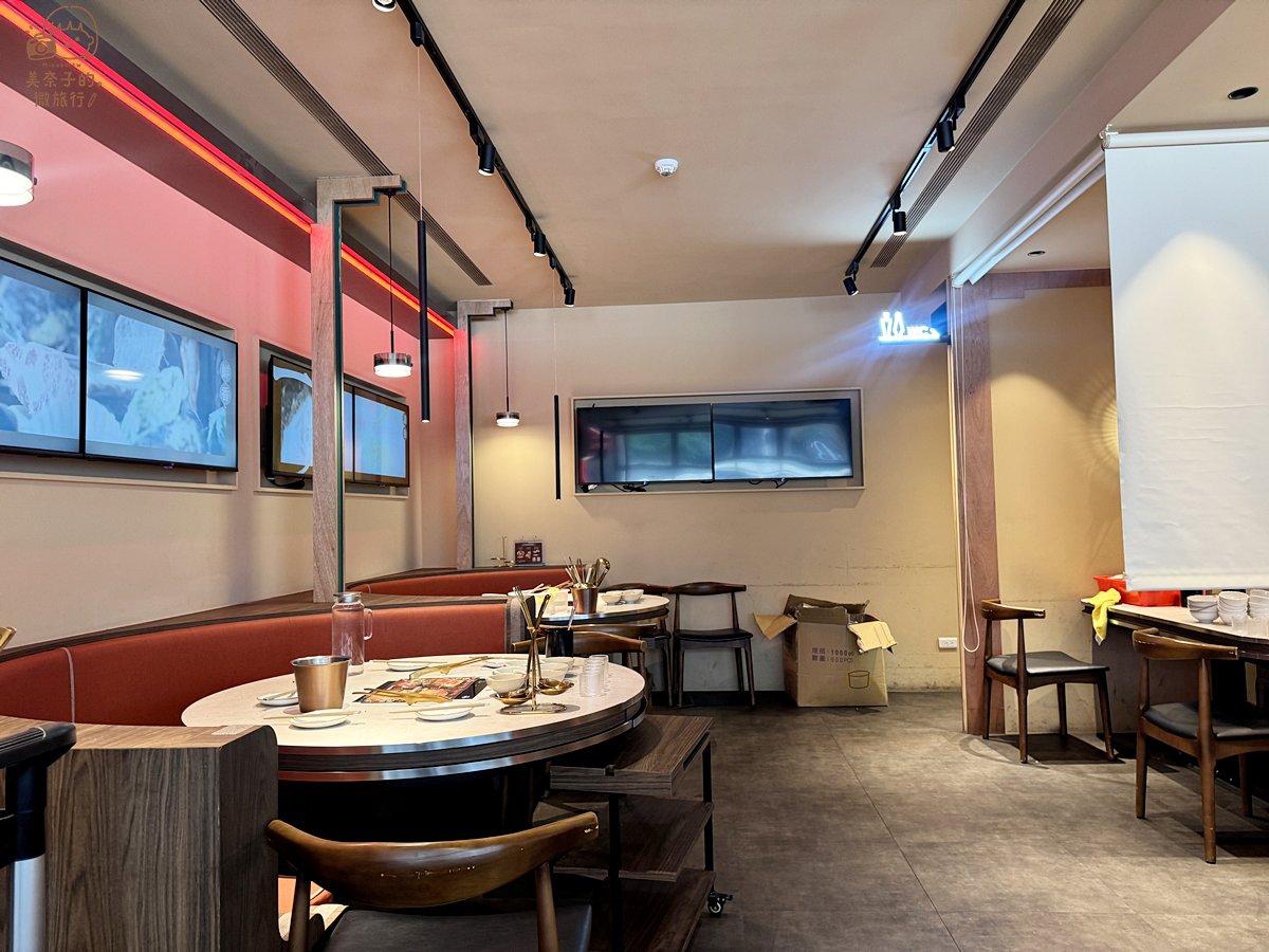 【2025台北美食】撈王火鍋:粵式胡椒豬肚雞湯鍋物,近南京松江 - 第4張圖 台北美食|撈王火鍋松江南京店 座位
