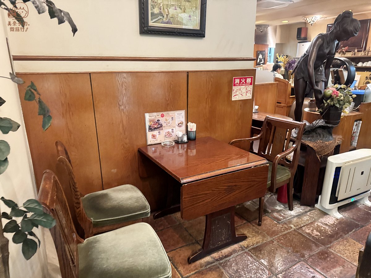 大阪美食｜新大阪車站早餐：復古咖啡廳喫茶サンチョ 座位