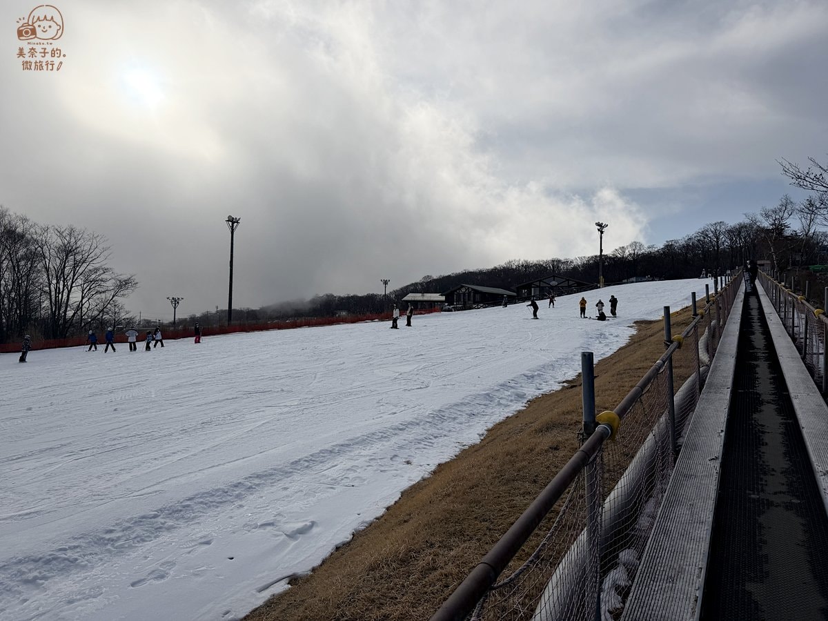 日本富士山二合目Yeti滑雪場輸送帶