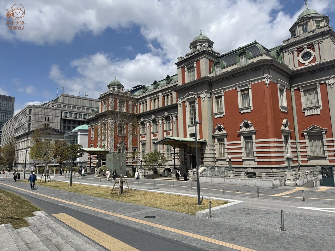 大阪中之島公園景點 #3 大阪府立中之島圖書館