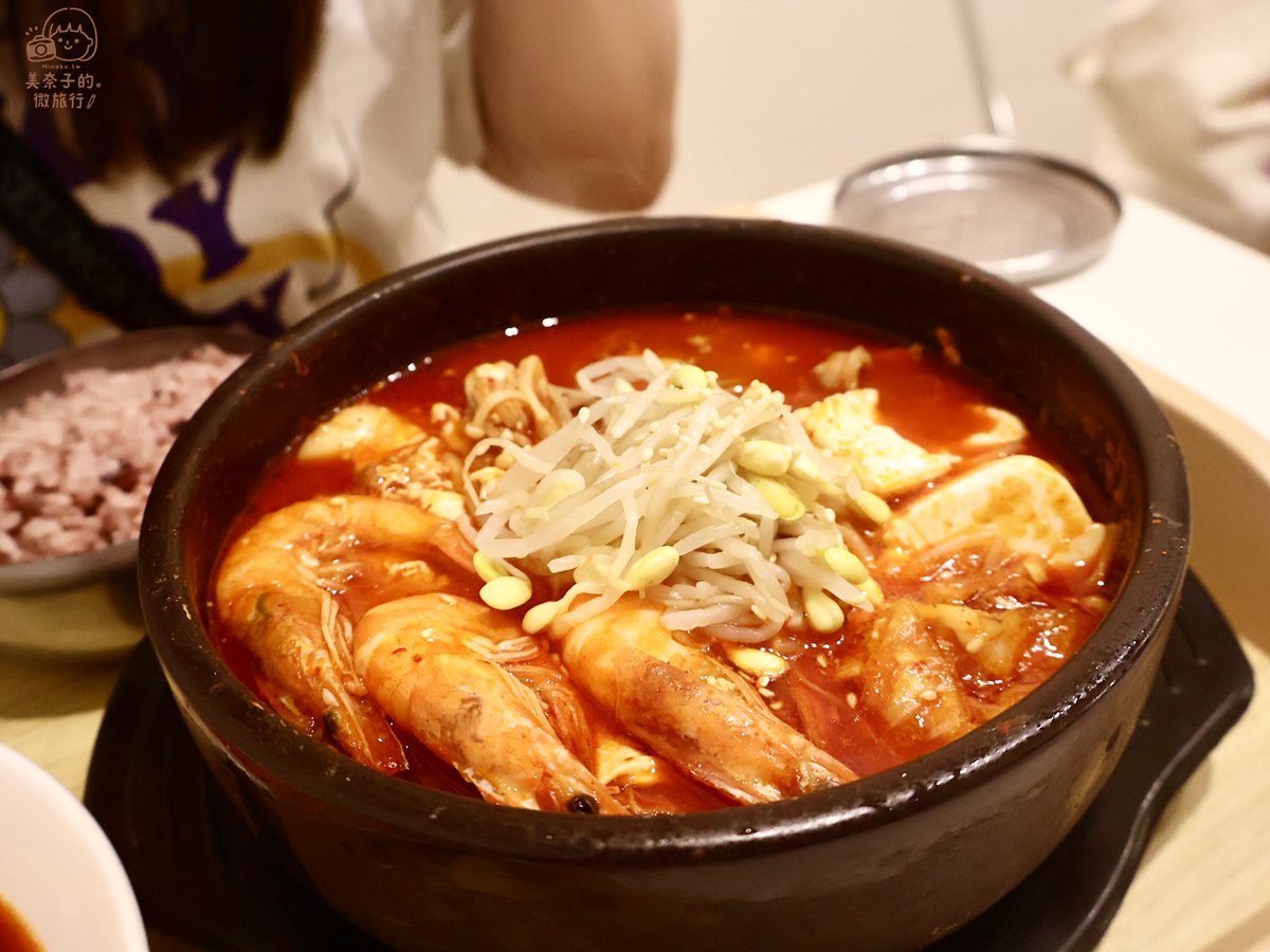 台北韓式料理辣海陸牛豆腐鍋
