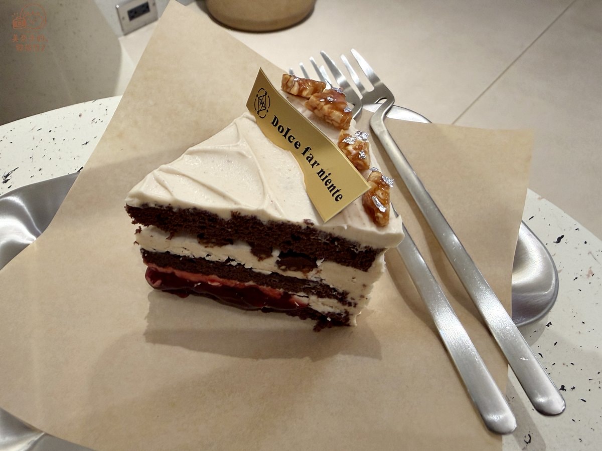 台北美食｜Dolce far niente哆謝咖啡廳：推薦鹹花生奶油草莓巧克力蛋糕